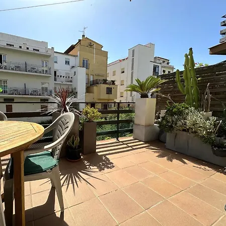 Apartment Comfortable And Centric Near Beach